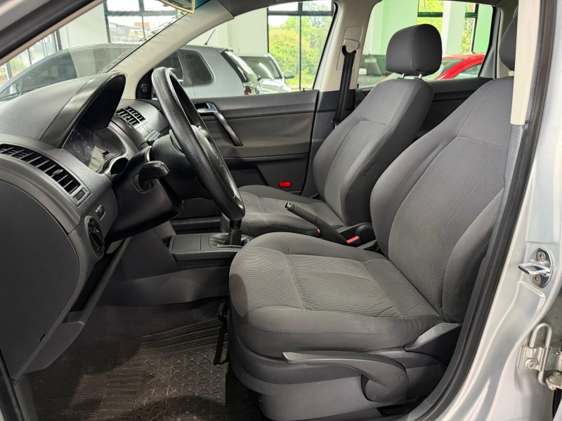 POLO 1.6 MI 8V GASOLINA 4P MANUAL - 2005 - FELIZ