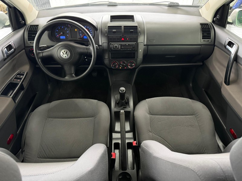POLO 1.6 MI 8V GASOLINA 4P MANUAL - 2005 - FELIZ