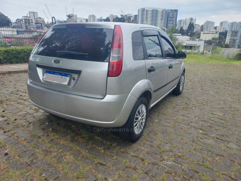 FIESTA 1.0 MPI PERSONNALITÉ 8V GASOLINA 4P MANUAL - 2005 - CAXIAS DO SUL