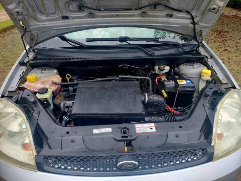 FIESTA 1.0 MPI PERSONNALITÉ 8V GASOLINA 4P MANUAL - 2005 - CAXIAS DO SUL