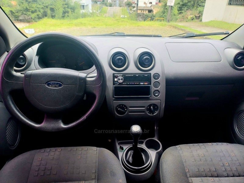 FIESTA 1.0 MPI PERSONNALITÉ 8V GASOLINA 4P MANUAL - 2005 - CAXIAS DO SUL