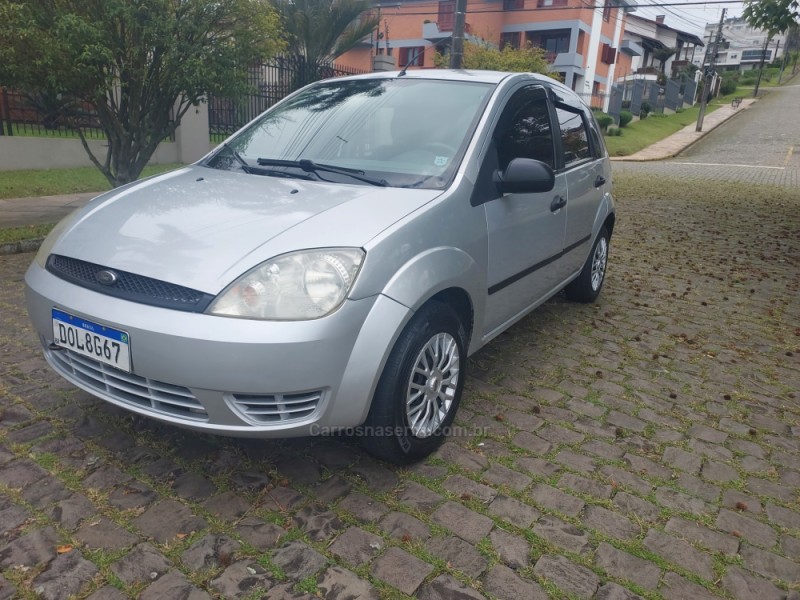 FIESTA 1.0 MPI PERSONNALITÉ 8V GASOLINA 4P MANUAL - 2005 - CAXIAS DO SUL