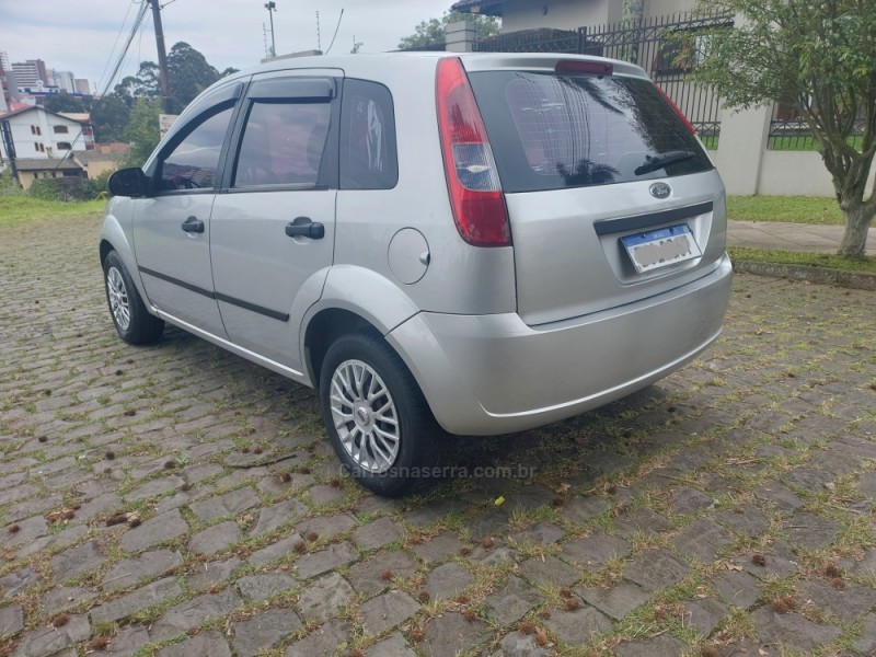 FIESTA 1.0 MPI PERSONNALITÉ 8V GASOLINA 4P MANUAL - 2005 - CAXIAS DO SUL