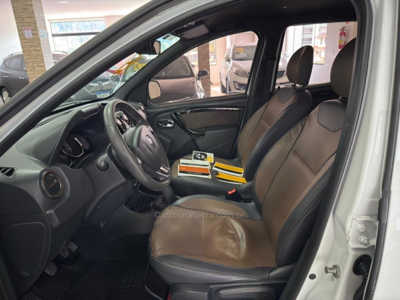 DUSTER 1.6 DYNAMIQUE 4X2 16V FLEX 4P MANUAL - 2016 - NOVA BASSANO