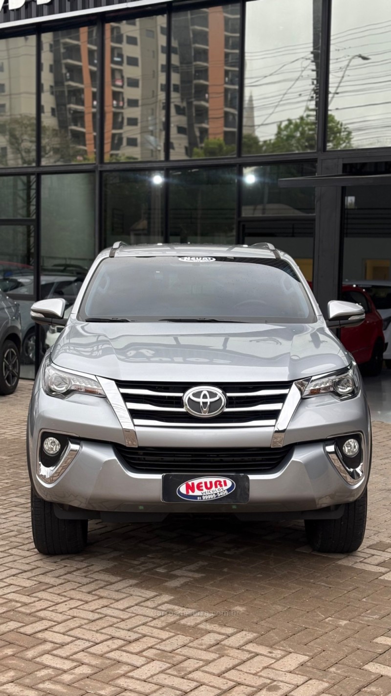 HILUX SW4 2.8 SRX 4X4 7 LUGARES 16V TURBO INTERCOOLER DIESEL 4P AUTOMÁTICO - 2016 - LAJEADO