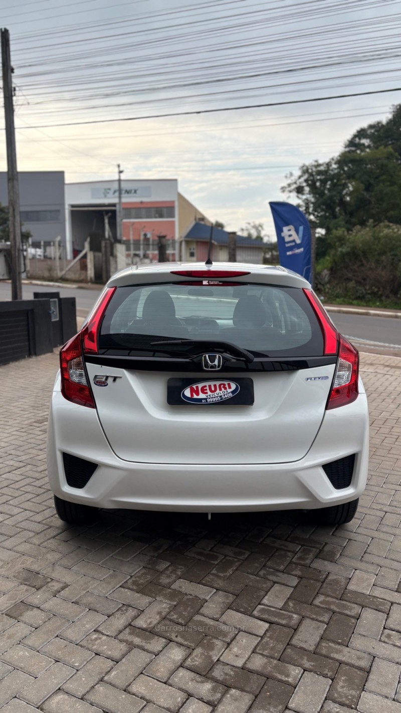 FIT 1.5 LX 16V FLEX 4P AUTOMÁTICO - 2015 - LAJEADO
