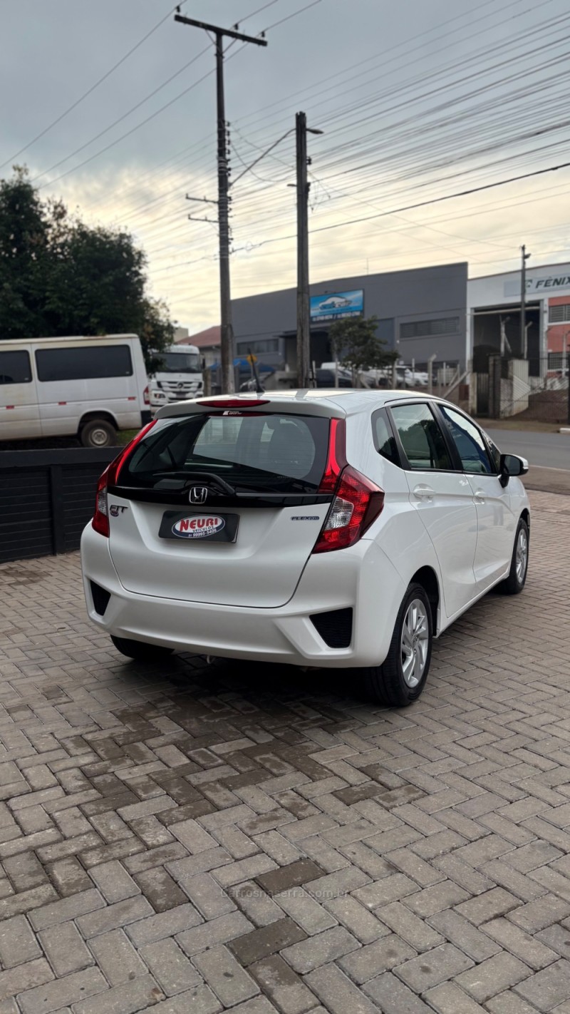 FIT 1.5 LX 16V FLEX 4P AUTOMÁTICO - 2015 - LAJEADO