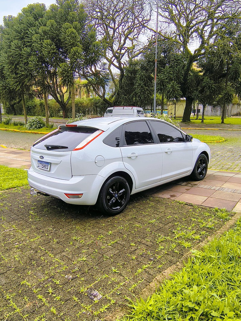 FOCUS 1.6 GLX 8V FLEX 4P MANUAL - 2013 - FARROUPILHA