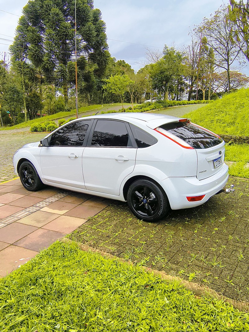 FOCUS 1.6 GLX 8V FLEX 4P MANUAL - 2013 - FARROUPILHA