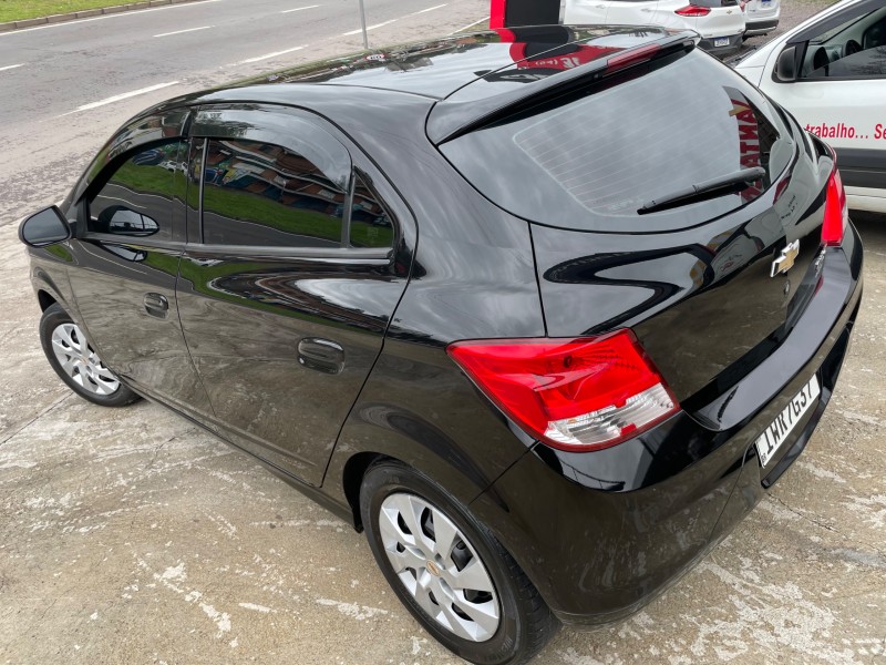 ONIX 1.4 MPFI LT 8V FLEX 4P MANUAL - 2015 - CAXIAS DO SUL