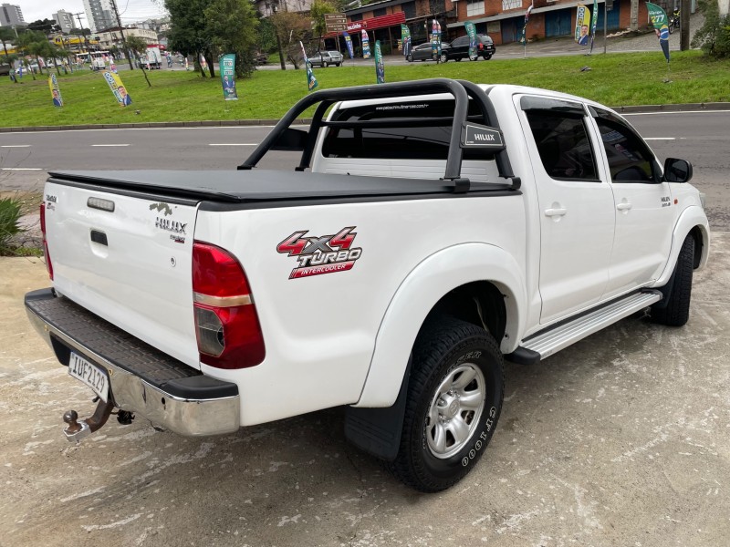HILUX 3.0 SR 4X4 CD 8V TURBO DIESEL 4P MANUAL - 2013 - CAXIAS DO SUL
