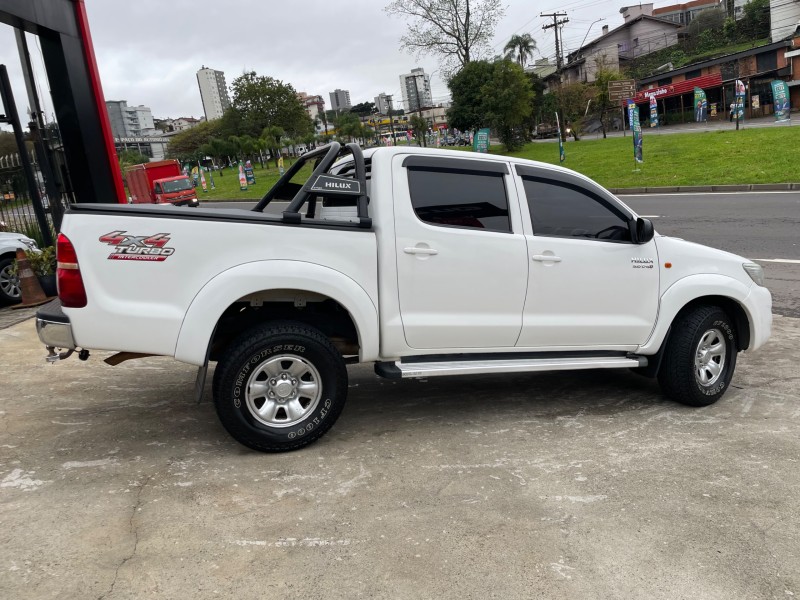 HILUX 3.0 SR 4X4 CD 8V TURBO DIESEL 4P MANUAL - 2013 - CAXIAS DO SUL
