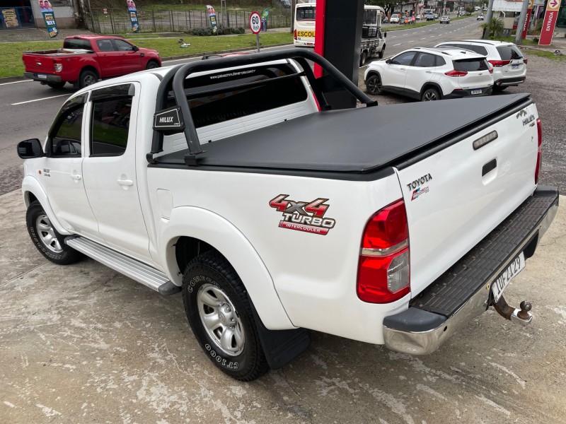 HILUX 3.0 SR 4X4 CD 8V TURBO DIESEL 4P MANUAL - 2013 - CAXIAS DO SUL
