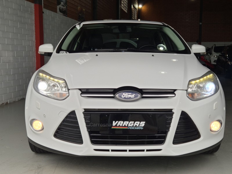 FOCUS 2.0 TITANIUM PLUS SEDAN 16V FLEX 4P AUTOMÁTICO - 2015 - CAXIAS DO SUL