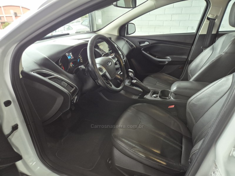 FOCUS 2.0 TITANIUM PLUS SEDAN 16V FLEX 4P AUTOMÁTICO - 2015 - CAXIAS DO SUL