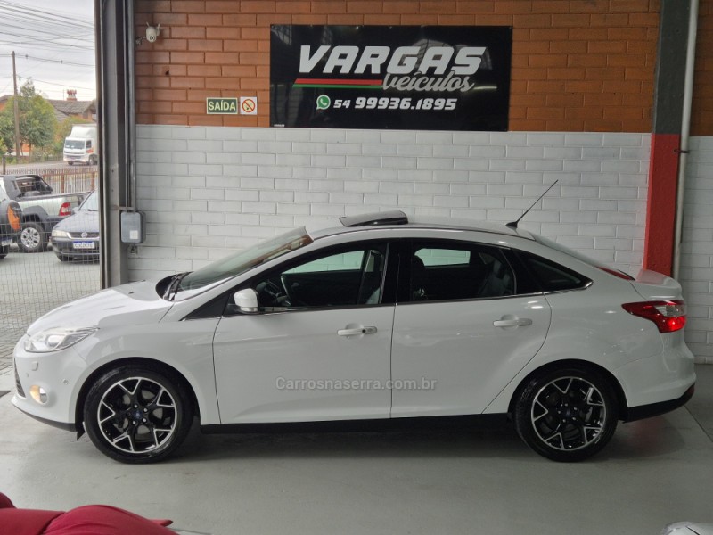 FOCUS 2.0 TITANIUM PLUS SEDAN 16V FLEX 4P AUTOMÁTICO - 2015 - CAXIAS DO SUL