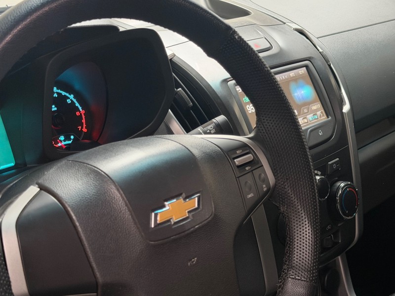 S10 2.4 MPFI ADVANTAGE 4X2 CD 8V FLEX 4P MANUAL - 2016 - CAXIAS DO SUL