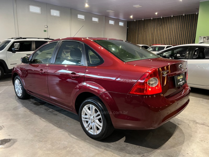 FOCUS 2.0 GLX SEDAN 16V FLEX 4P MANUAL - 2010 - CAXIAS DO SUL