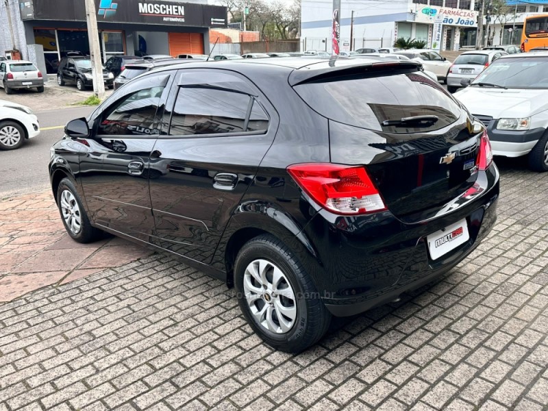 ONIX 1.0 LT 12V FLEX 4P MANUAL - 2013 - CAMPO BOM