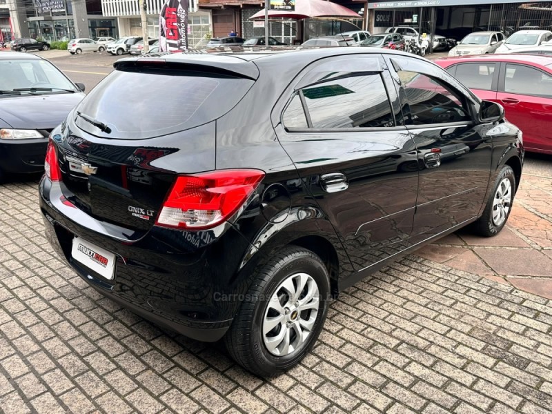 ONIX 1.0 LT 12V FLEX 4P MANUAL - 2013 - CAMPO BOM