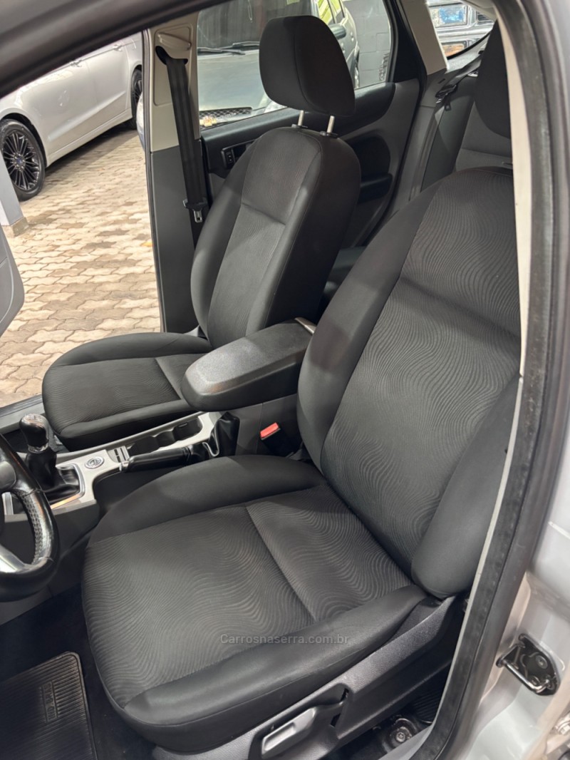 FOCUS 2.0 HC 16V FLEX 4P MANUAL - 2013 - HARMONIA