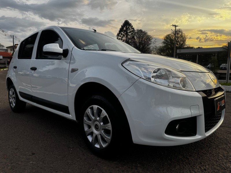 SANDERO 1.0 EXPRESSION 12V FLEX 4P MANUAL - 2013 - DOIS IRMãOS