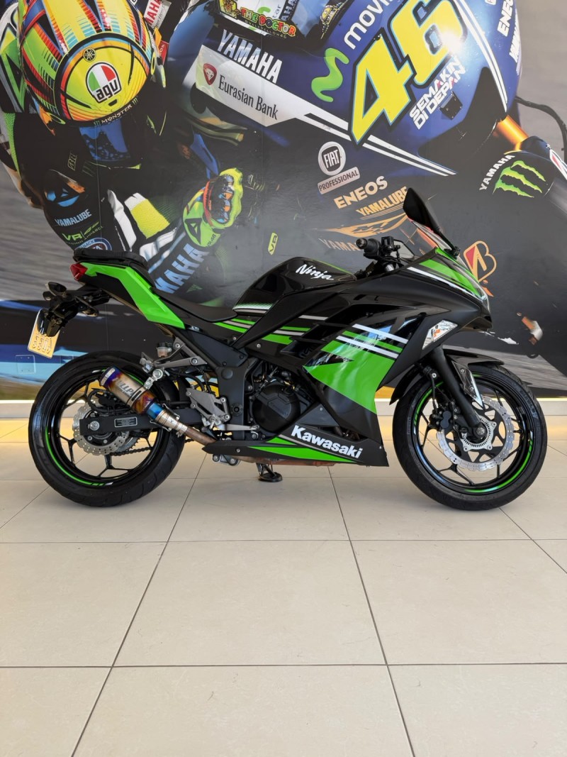 NINJA 300 ABS LIMITED EDITION