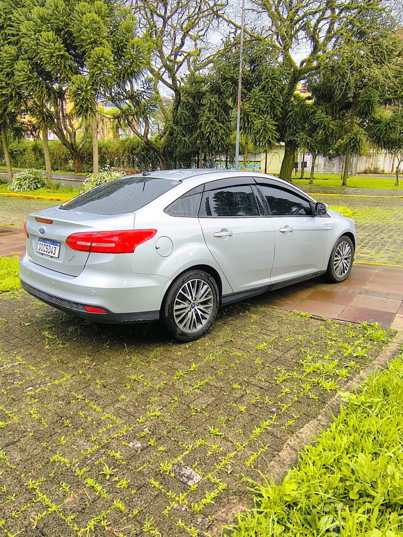 FOCUS 2.0 FC 16V GASOLINA 4P AUTOMÁTICO - 2018 - FARROUPILHA