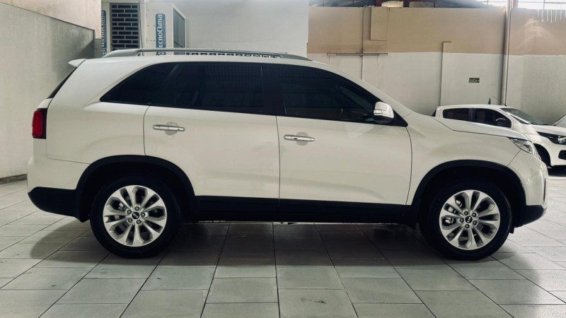 SORENTO 2.4 EX 4X2 16V GASOLINA 4P AUTOMÁTICO - 2014 - ESTâNCIA VELHA