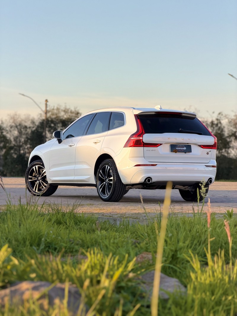 XC60 2.0 D5 MOMENTUM AWD DIESEL 4P AUTOMÁTICO - 2020 - ANTôNIO PRADO