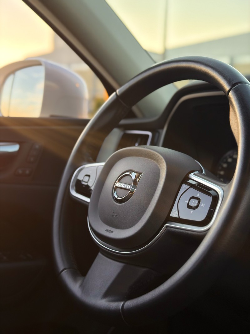 XC60 2.0 D5 MOMENTUM AWD DIESEL 4P AUTOMÁTICO - 2020 - ANTôNIO PRADO