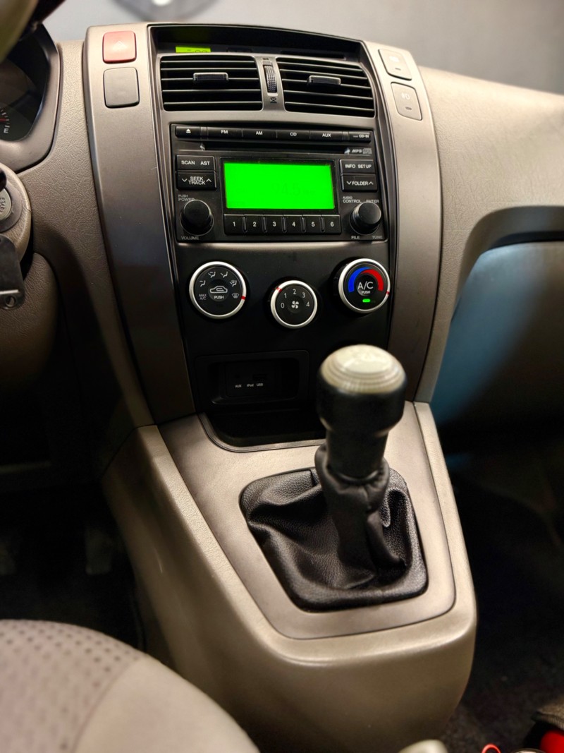 TUCSON 2.0 MPFI GL 16V 142CV 2WD GASOLINA 4P MANUAL - 2011 - CAXIAS DO SUL