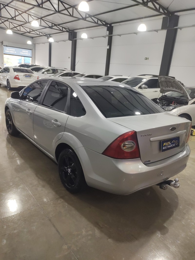FOCUS 2.0 SEDAN 16V GASOLINA 4P MANUAL - 2009 - VALE REAL