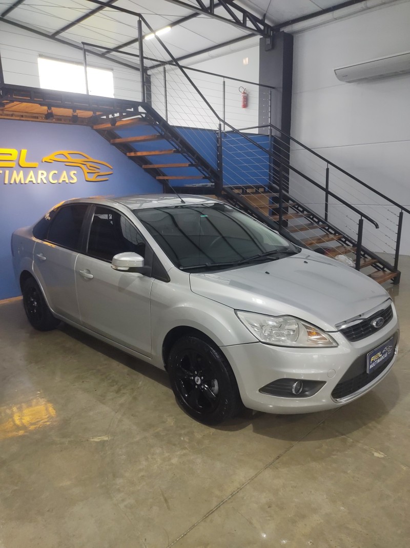 FOCUS 2.0 SEDAN 16V GASOLINA 4P MANUAL - 2009 - VALE REAL