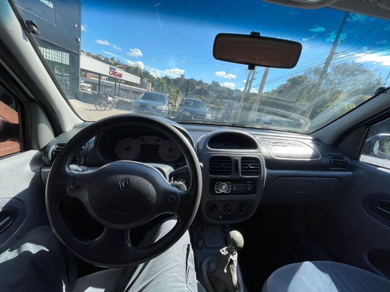CLIO 1.0 RT SEDAN 16V GASOLINA 4P MANUAL - 2002 - CAXIAS DO SUL