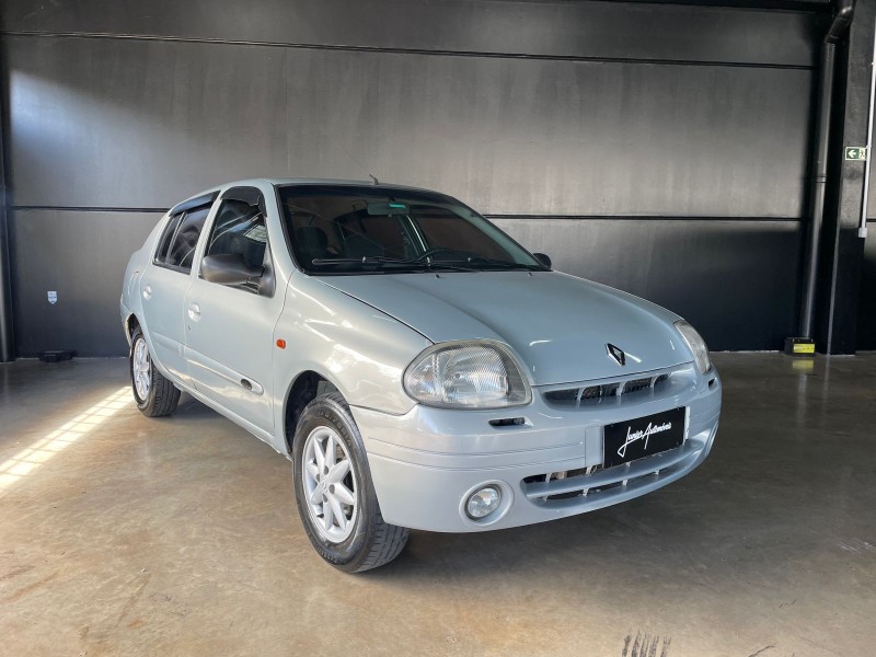 CLIO 1.0 RT SEDAN 16V GASOLINA 4P MANUAL - 2002 - CAXIAS DO SUL