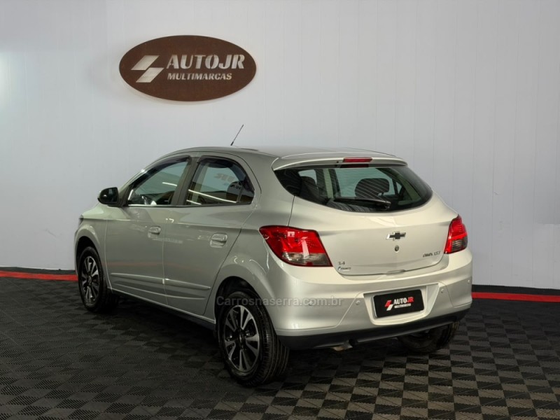 ONIX 1.4 MPFI LTZ 8V FLEX 4P MANUAL - 2016 - VACARIA