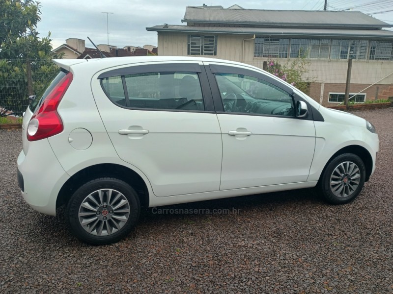 PALIO 1.4 EVO ATTRACTIVE ITALIA 8V FLEX 5P MANUAL - 2016 - FARROUPILHA