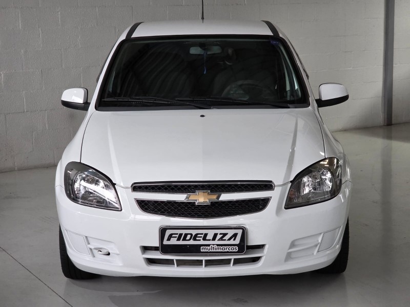 CELTA 1.0 MPFI LT 8V FLEX 4P MANUAL - 2015 - FARROUPILHA
