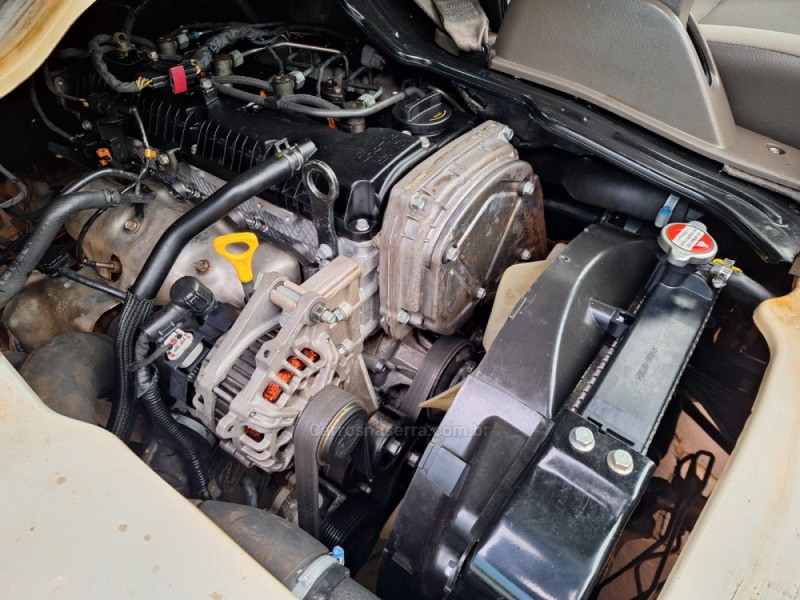 HR 2.5 TCI HD LONGO COM CAÇAMBA 4X2 8V 97CV TURBO INTERCOOLER DIESEL 2P MANUAL - 2014 - CAXIAS DO SUL