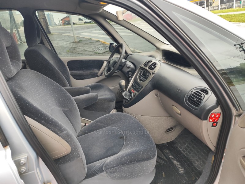 XSARA PICASSO 2.0 GLX 16V GASOLINA 4P MANUAL - 2004 - FARROUPILHA