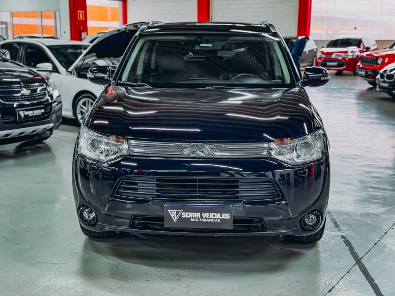 OUTLANDER 3.0 GT 4X4 V6 24V GASOLINA 4P AUTOMÁTICO - 2014 - CAXIAS DO SUL