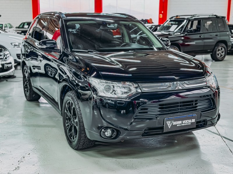 OUTLANDER 3.0 GT 4X4 V6 24V GASOLINA 4P AUTOMÁTICO - 2014 - CAXIAS DO SUL