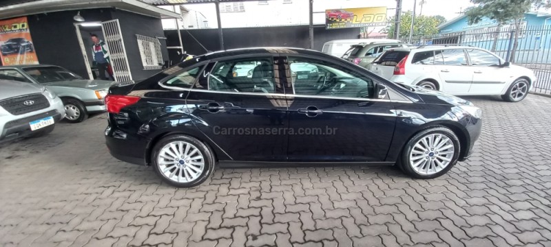 FOCUS 2.0 TITANIUM FASTBACK 16V FLEX 4P AUTOMÁTICO - 2016 - CAXIAS DO SUL
