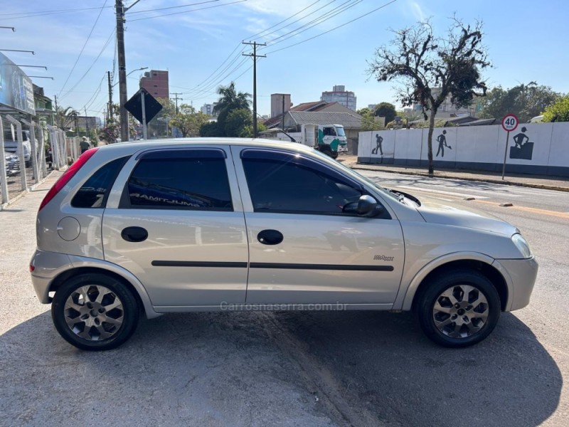 CORSA 1.8 MPFI MAXX 8V FLEX 4P MANUAL - 2005 - VENâNCIO AIRES