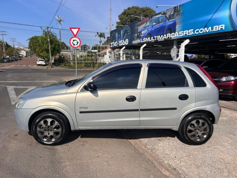 CORSA 1.8 MPFI MAXX 8V FLEX 4P MANUAL - 2005 - VENâNCIO AIRES