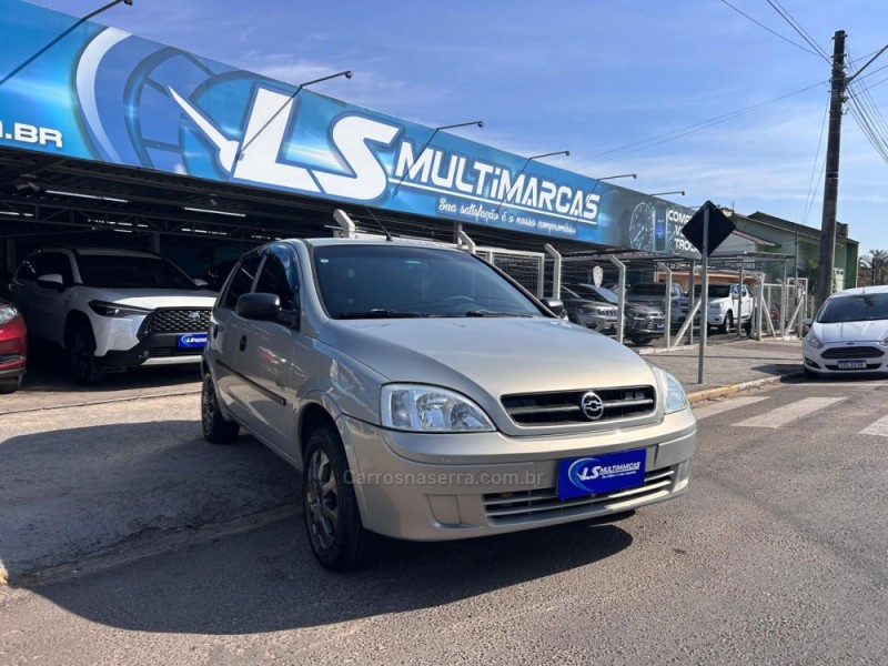 CORSA 1.8 MPFI MAXX 8V FLEX 4P MANUAL - 2005 - VENâNCIO AIRES
