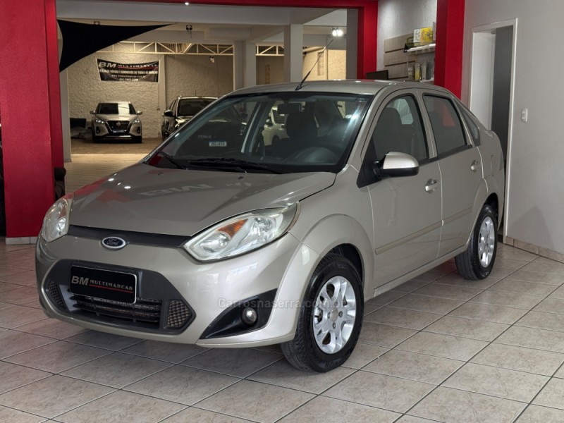FIESTA 1.6 ROCAM SE SEDAN 8V FLEX 4P MANUAL - 2011 - GUAPORé