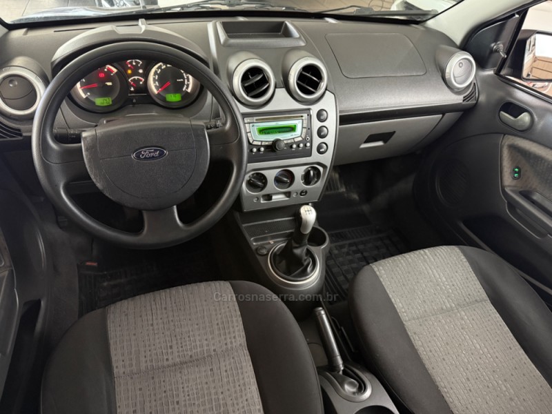 FIESTA 1.6 ROCAM SE SEDAN 8V FLEX 4P MANUAL - 2011 - GUAPORé