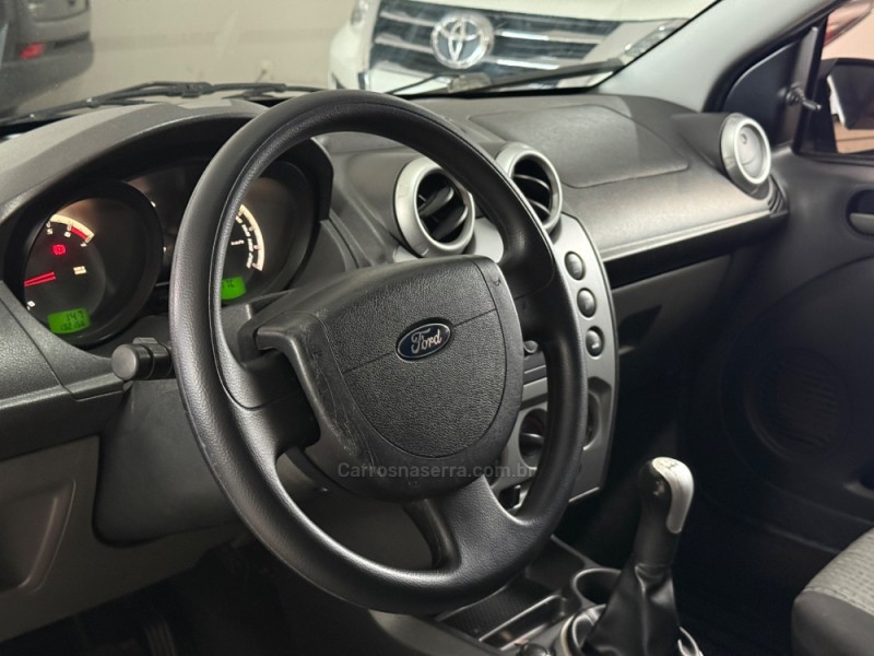 FIESTA 1.6 ROCAM SE SEDAN 8V FLEX 4P MANUAL - 2011 - GUAPORé